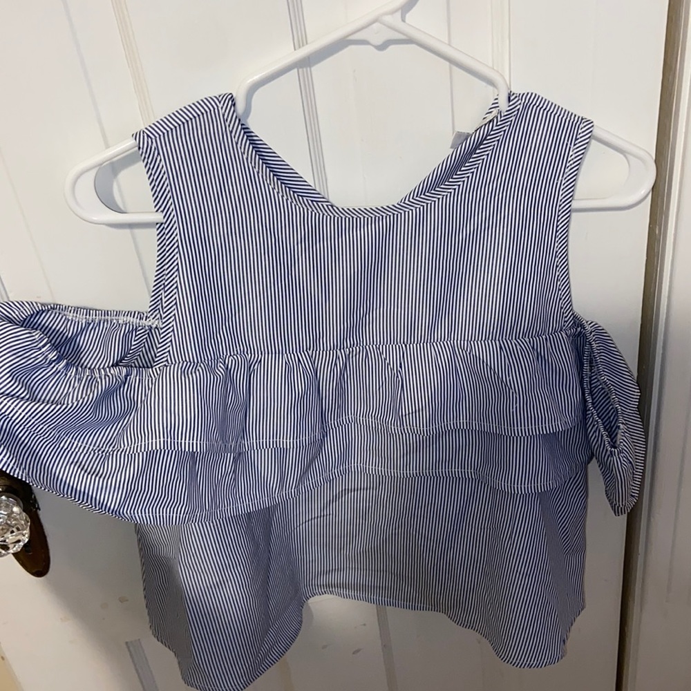 Stripped cold shoulder blouse!